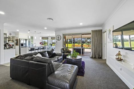 Photo of property in 32 Arthur Road, Paraite, New Plymouth, 4373
