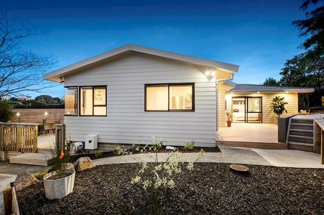 Photo of property in 33 D'oyly Drive, Stanmore Bay, Whangaparaoa, 0932