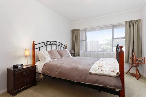 Photo of property in 23 Ellangowan Road, Waiake, Auckland, 0630