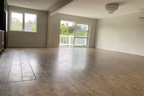 Photo of property in 21 Dundale Avenue, Blockhouse Bay, Auckland, 0600