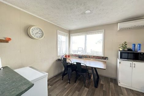 Photo of property in 5 Gibbons Road, Weymouth, Auckland, 2103
