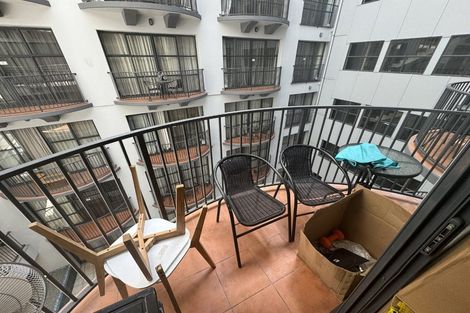 Photo of property in Atrium Towers, 4h/154 The Terrace, Wellington Central, Wellington, 6011