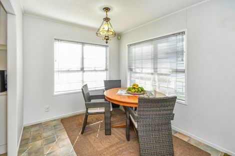 Photo of property in 28 Mcquarrie Avenue, Wattle Downs, Auckland, 2103