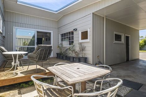 Photo of property in 54 Tremaine Avenue, Two Mile Bay, Taupo, 3330