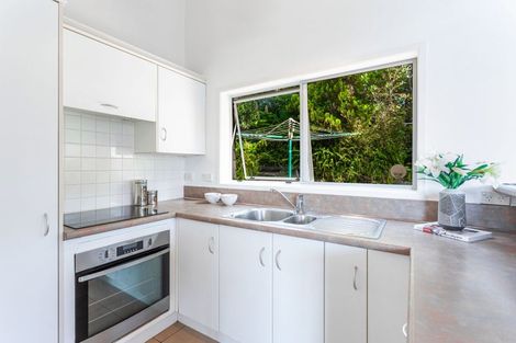 Photo of property in 2/38 Ravenwood Drive, Forrest Hill, Auckland, 0620
