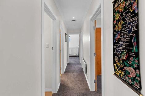 Photo of property in 28 Mazengarb Road, Paraparaumu Beach, Paraparaumu, 5032