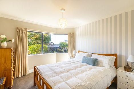 Photo of property in 32 Millennium Hill, Paraparaumu, 5032