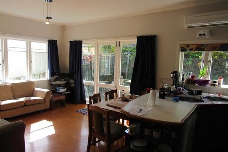 Photo of property in 7 Saint Michaels Crescent, Kelburn, Wellington, 6012