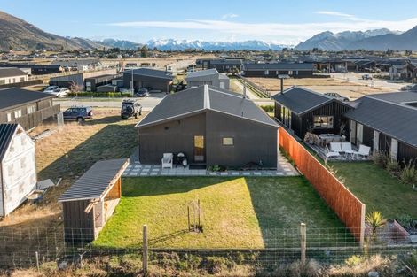 Photo of property in 145 Burdon Loop, Lake Hawea, 9382