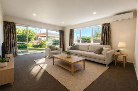 Photo of property in 2/51 East Street, Papakura, 2110