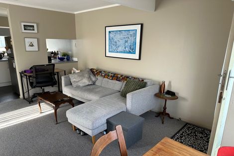 Photo of property in 3/49 Apu Crescent, Lyall Bay, Wellington, 6022