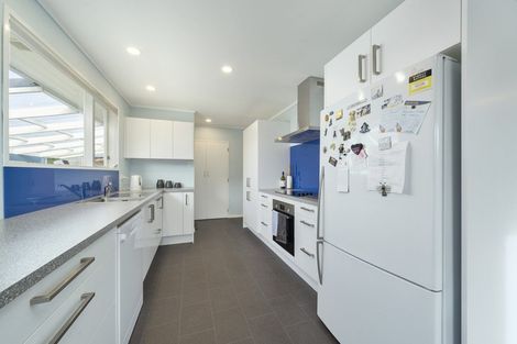 Photo of property in 16 Martin Road, Paraparaumu Beach, Paraparaumu, 5032