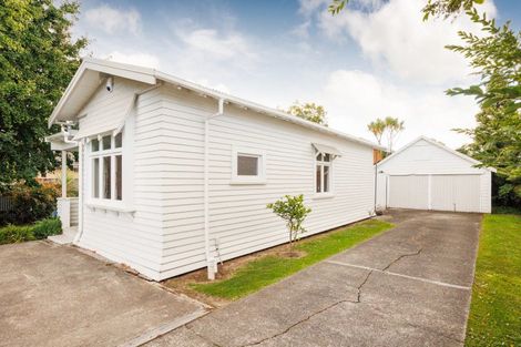 Photo of property in 223 College Street, West End, Palmerston North, 4412