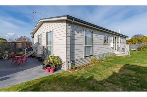 Photo of property in 45 Royal Park Drive, Parklands, Christchurch, 8083