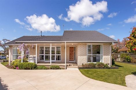 Photo of property in 16 Cam Place, Harewood, Christchurch, 8051