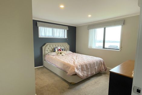 Photo of property in 29 Margaret Shields Avenue, Aotea, Porirua, 5024