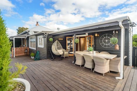 Photo of property in 97 Featherston Street, Takaro, Palmerston North, 4412