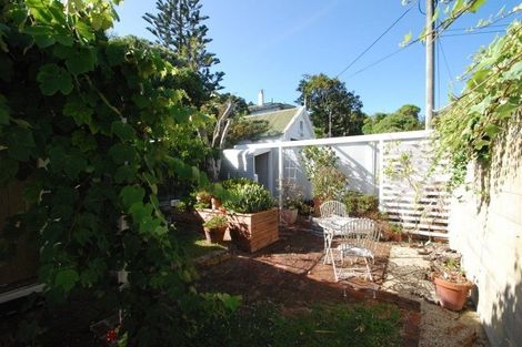 Photo of property in 128 Elizabeth Street, Mount Victoria, Wellington, 6011