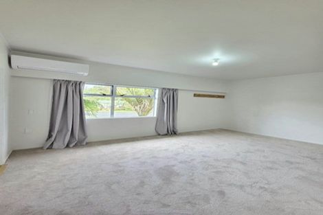 Photo of property in 10 Hillcrest Grove, Hillpark, Auckland, 2102