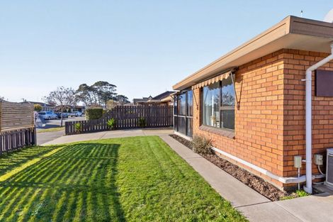 Photo of property in 2/2 Mchaffies Place, Wainoni, Christchurch, 8061