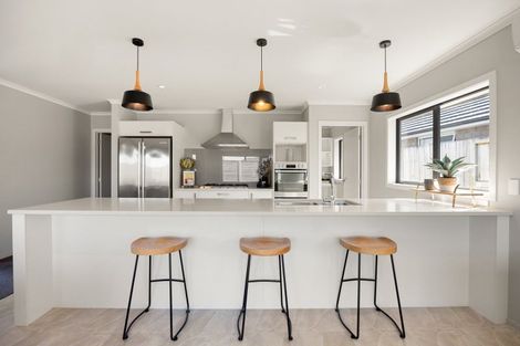 Photo of property in 2 Teatree Close, Huntington, Hamilton, 3210