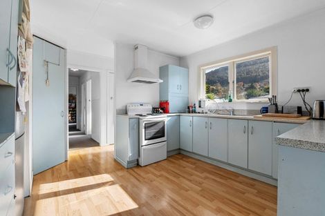 Photo of property in 2 Spencer Street, Western Heights, Rotorua, 3015