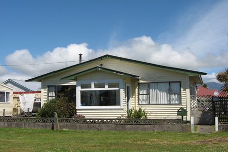 Photo of property in 2 Salisbury Street, Westport, 7825