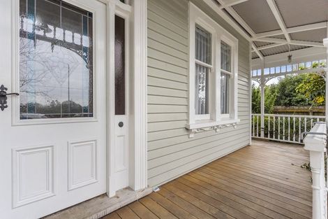 Photo of property in 140 Coronation Road, Mangere Bridge, Auckland, 2022