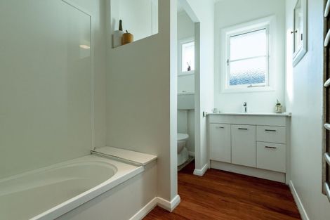 Photo of property in 154 Williams Street, Cambridge, 3434