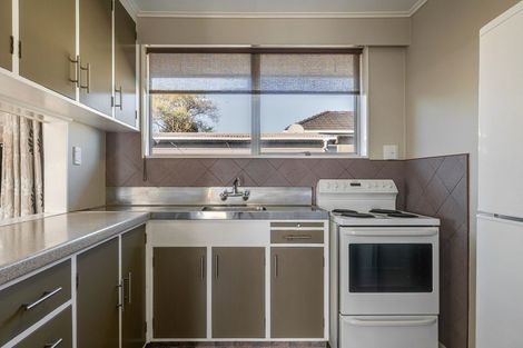 Photo of property in 26 Westmere Place, Takaro, Palmerston North, 4412
