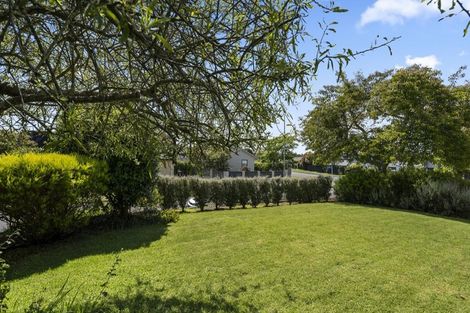 Photo of property in 1 Maple Crescent, Whalers Gate, New Plymouth, 4310