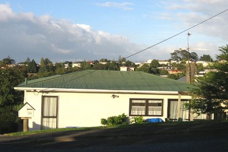 Photo of property in 35 Monarch Avenue, Hillcrest, Auckland, 0627