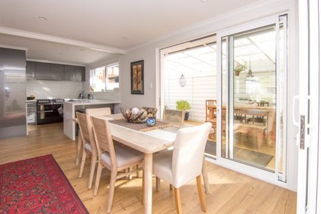 Photo of property in 4 Redwood Grove, Hokowhitu, Palmerston North, 4410