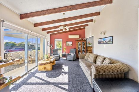 Photo of property in 27 Holyrood Street, Taradale, Napier, 4112