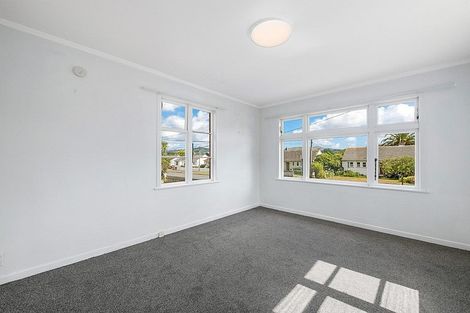 Photo of property in 164 Waddington Drive, Naenae, Lower Hutt, 5011