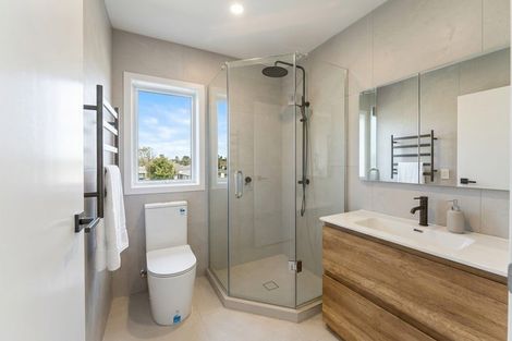 Photo of property in 23a Crosby Road, West Harbour, Auckland, 0618