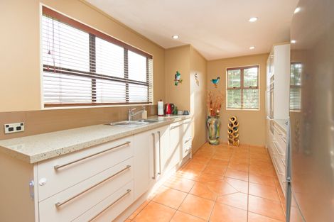 Photo of property in 15 Hillcrest Road, Hatfields Beach, Orewa, 0931