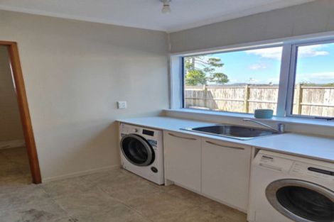 Photo of property in 14 Chelsea View Drive, Chatswood, Auckland, 0626