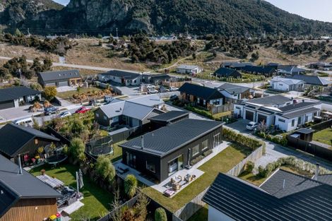 Photo of property in 29 Marbleleaf Lane, Albert Town, Wanaka, 9305