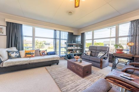 Photo of property in 15 Rugby Street, Waimate, 7924