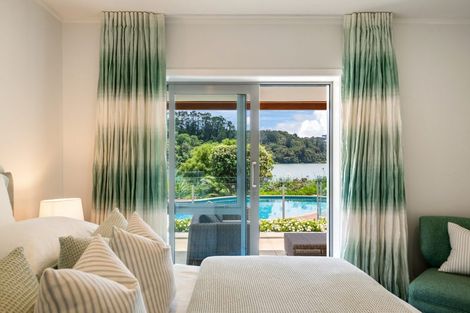 Photo of property in 14 Oscar Road, Greenhithe, Auckland, 0632