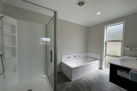 Photo of property in 18 Banks Boulevard, Whitby, Porirua, 5024