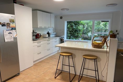 Photo of property in 53a Onedin Place, Titirangi, Auckland, 0604