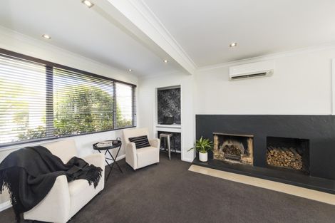 Photo of property in 34 Churchill Avenue, Hokowhitu, Palmerston North, 4410