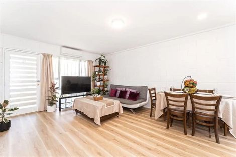 Photo of property in 5/38 Edmonton Road, Henderson, Auckland, 0612