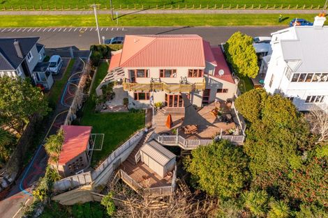 Photo of property in 25 Rogan Street, New Plymouth, 4310