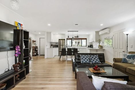 Photo of property in 10/17 Neta Grove, Henderson, Auckland, 0612