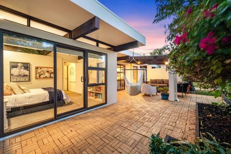 Photo of property in 7 Tabago Place, Half Moon Bay, Auckland, 2012