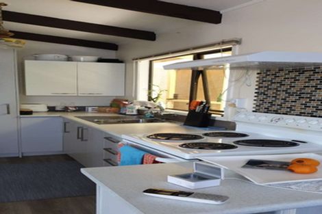 Photo of property in 2/5 Akehurst Avenue, New Lynn, Auckland, 0600