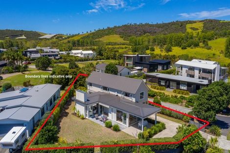 Photo of property in 2 Taumata Road, Omaha, Warkworth, 0986
